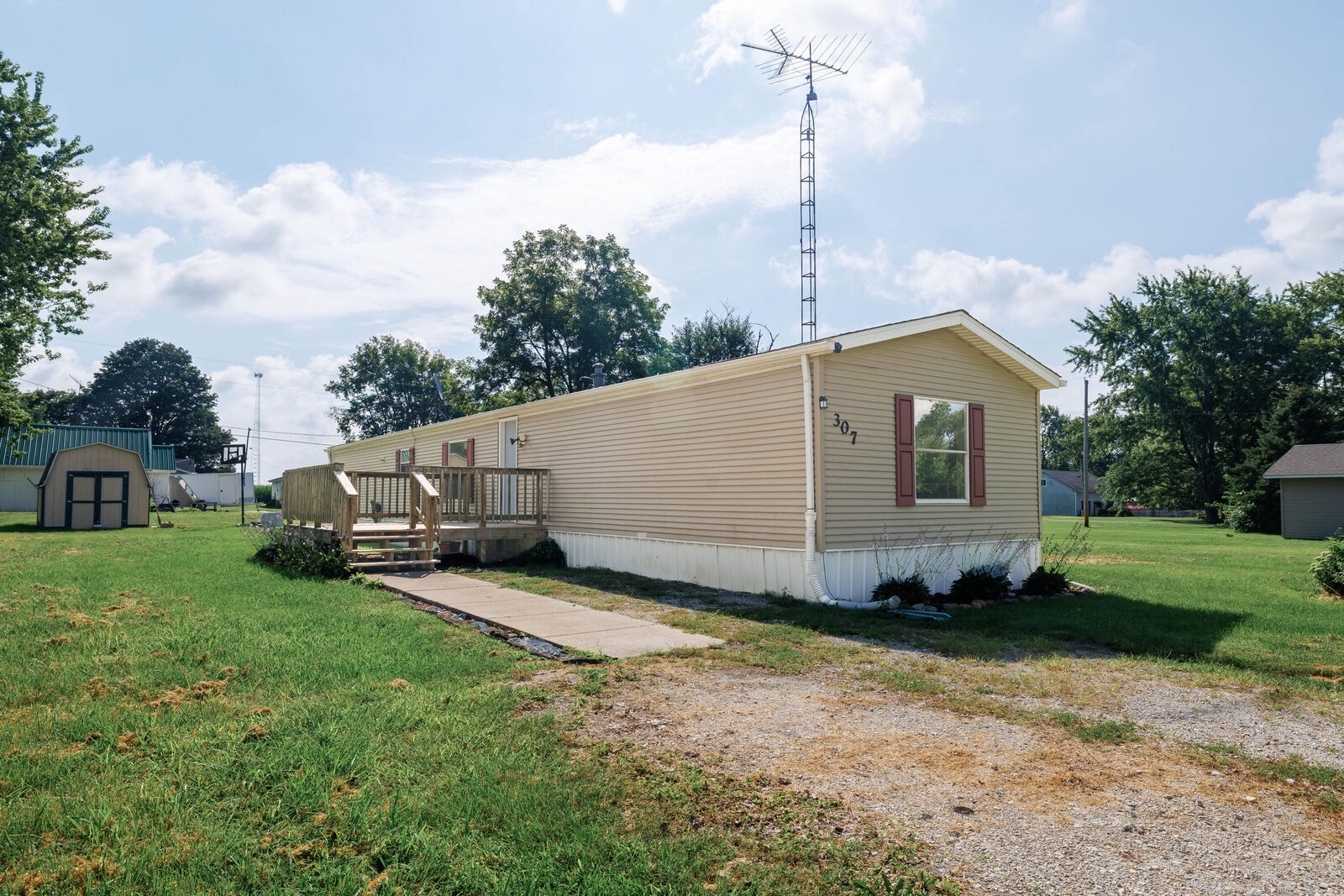 Property Photo: 307 S Chestnut Street IN 47942