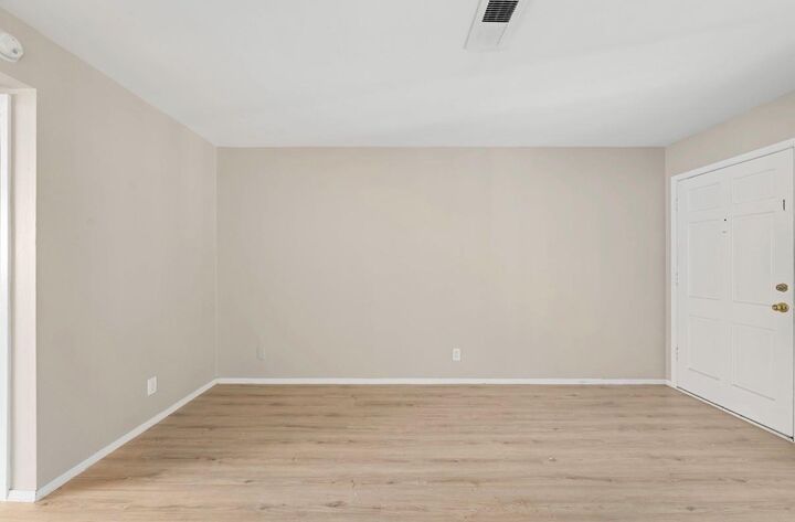 Property Photo:  2012 Brun Street E  TX 77019 