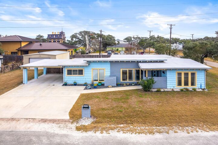 Property Photo: 320 Timothy Street TX 78382