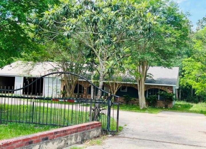 Property Photo: 142 County Road 322 TX 77327