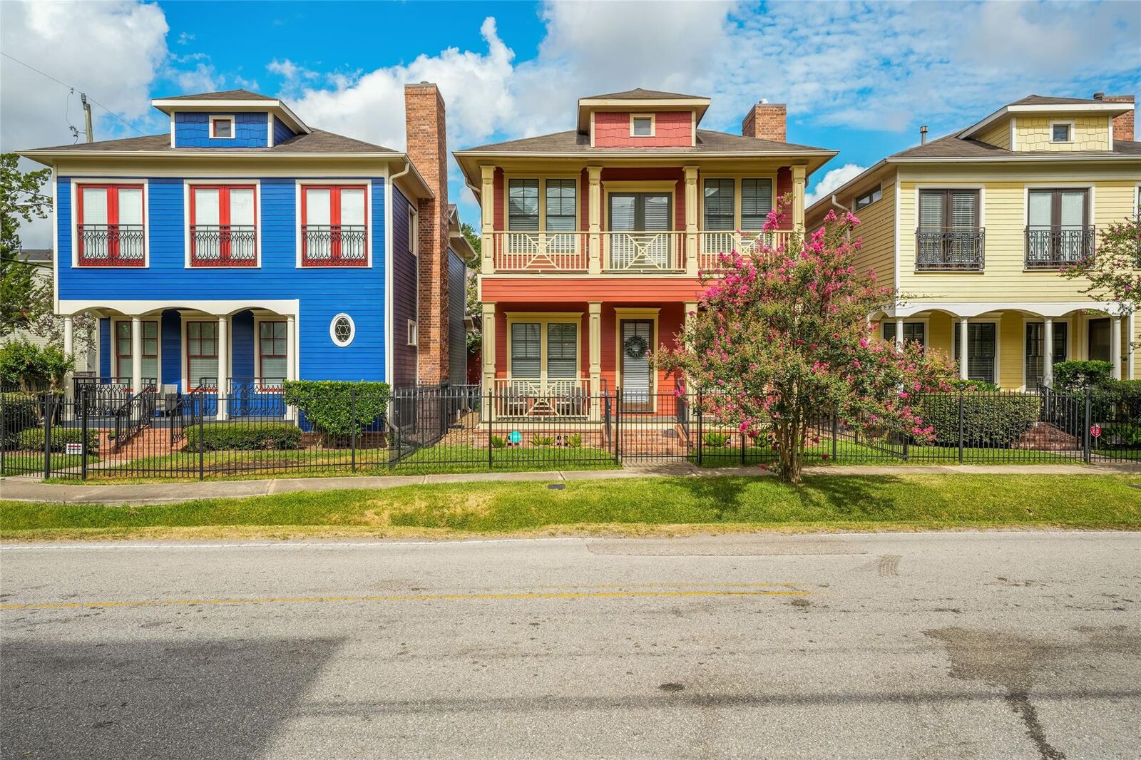 Property Photo: 1301 W 25th Street B TX 77008