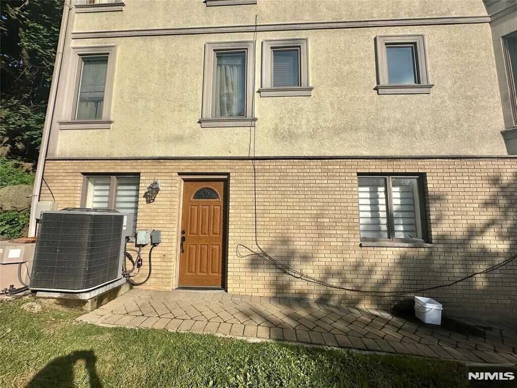 Property Photo:  447 Jane St  NJ 07024 