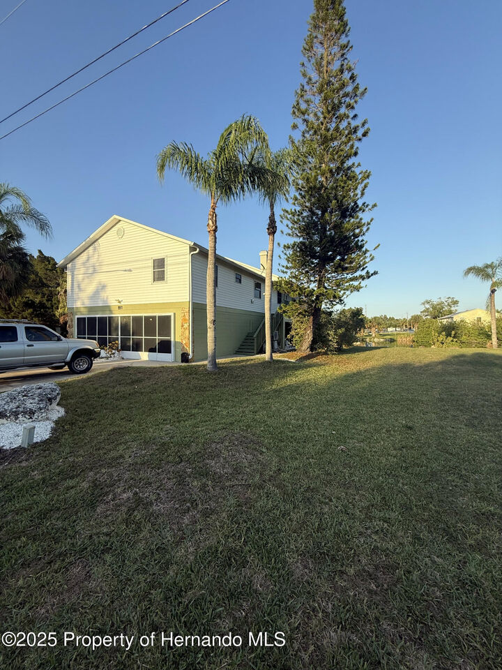 Property Photo: 3338 Fernleaf Drive FL 34607