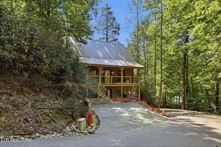 Property Photo: 1607 Mountain Shadow Way TN 37738