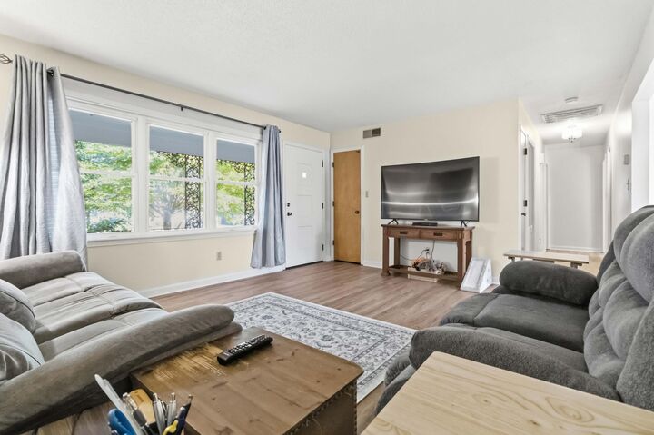 Property Photo:  233 Mimosa Avenue  KY 42503 