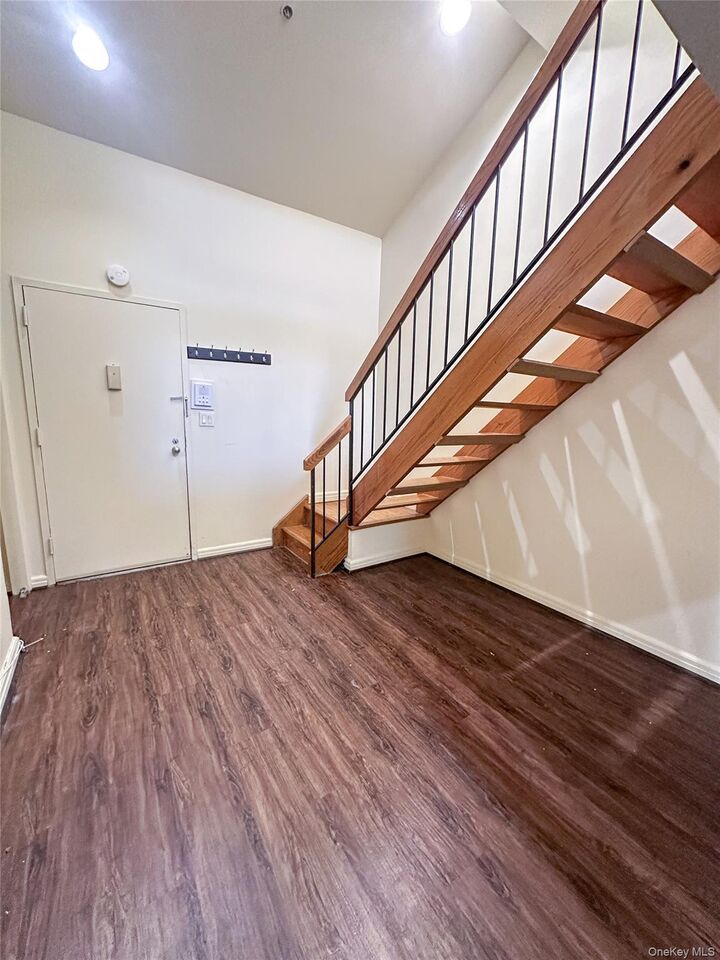 Property Photo: 4413 Villa At The Woods NY 10566