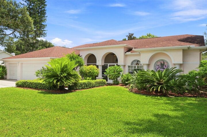 Property Photo: 1518 Fishing Lake Drive FL 33556