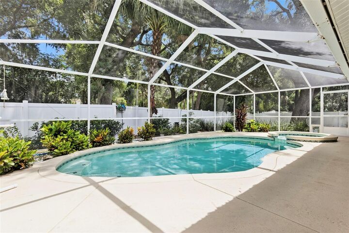 Property Photo:  5016 River Lake Road  FL 33884 