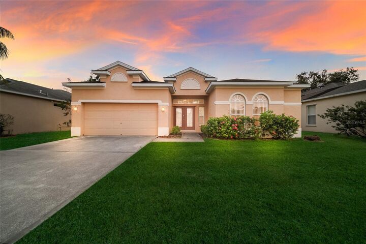 Property Photo: 230 41st Street NE FL 34208