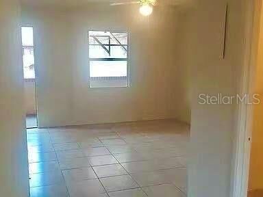 Property Photo: 914 SW 8th Avenue 42 FL 32601