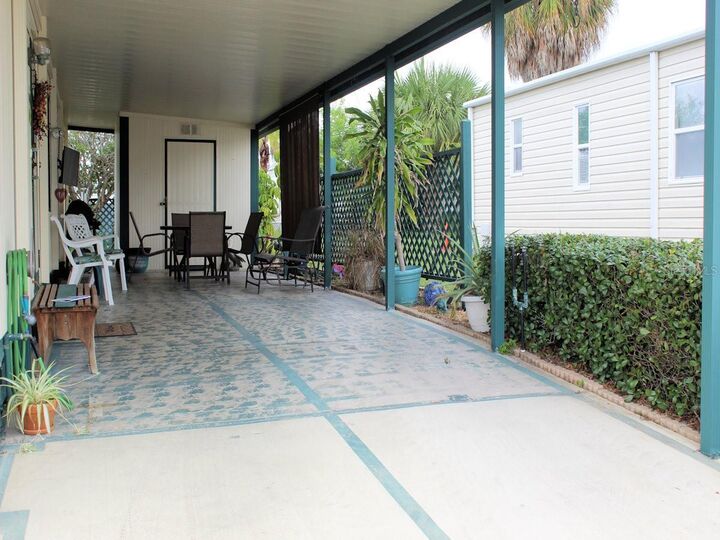 Property Photo:  802 Date Palm Street  FL 33778 