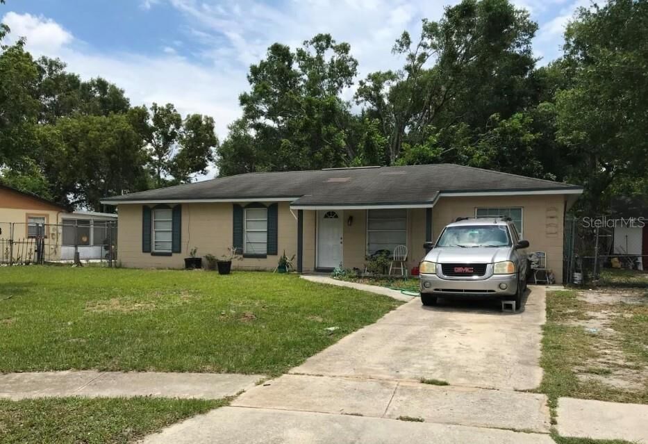 Property Photo:  323 New Meadows Court  FL 34761 