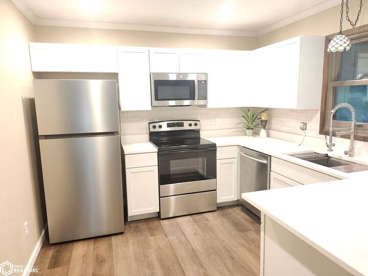 Property Photo:  1164 Columbine Circle  IA 50211 