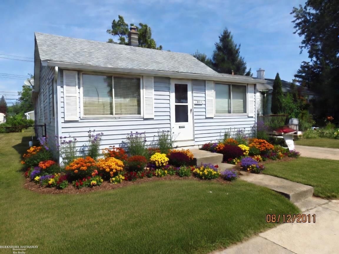 Property Photo: 831 E Guthrie Avenue MI 48071