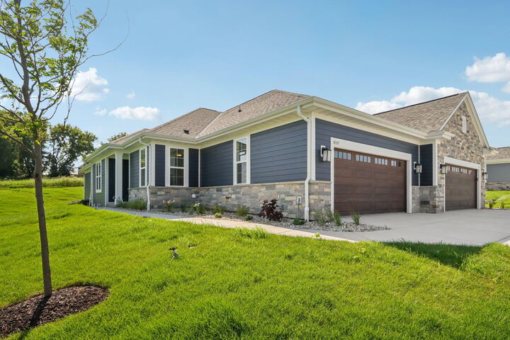 Property Photo: 2127 Bluestem Dr WI 53188