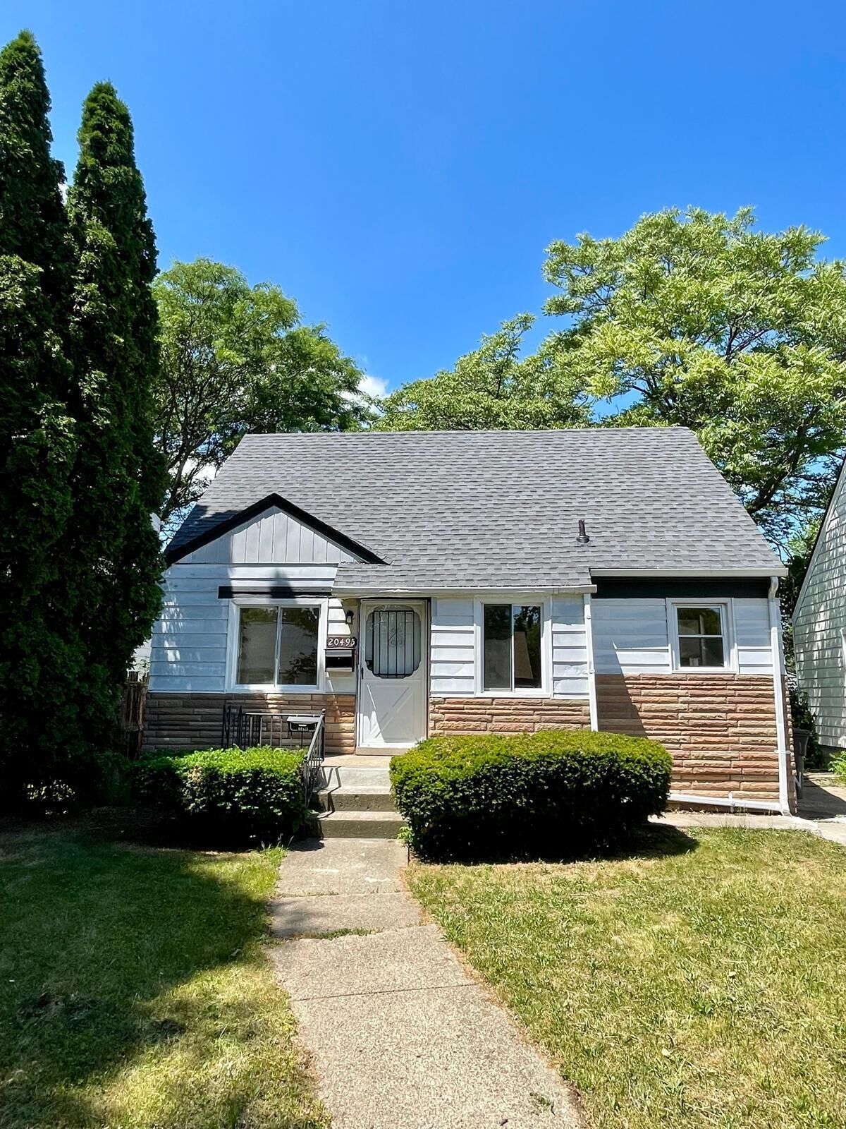 Property Photo: 20495 Mendota Street MI 48221