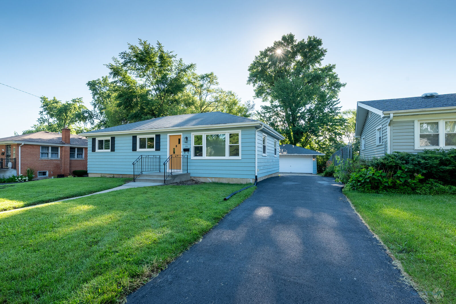 Property Photo: 711 N 3rd Avenue IL 60181