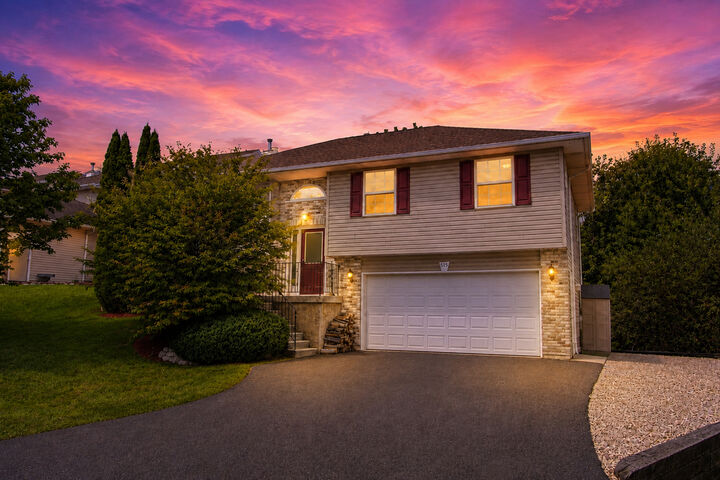 Property Photo:  515 S Sheridan Road  IL 60051 
