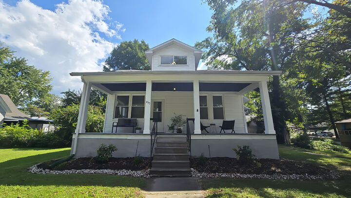 Property Photo:  433 S Lincoln Boulevard  IL 62801 