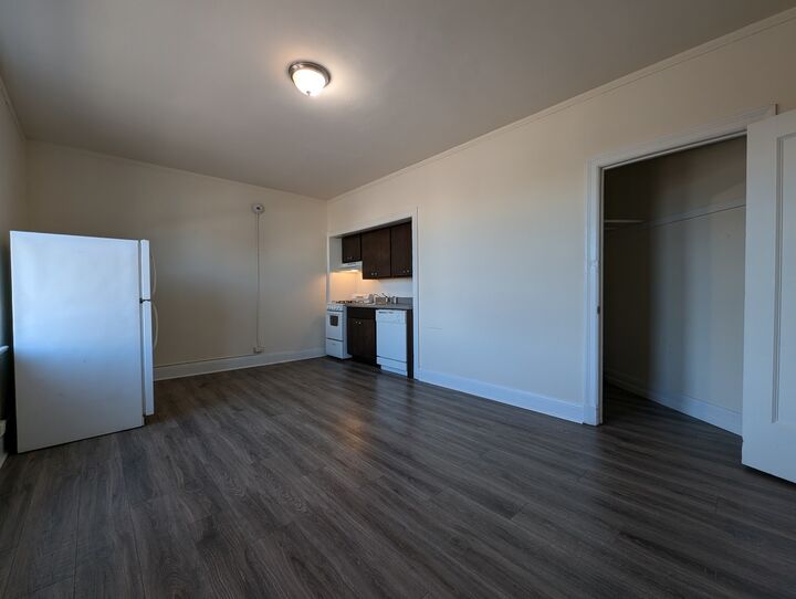 Property Photo:  3335 W Diversey Avenue 202  IL 60647 