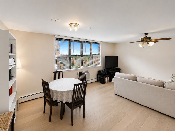 Property Photo: 6325 N Sheridan Road 2106 IL 60660