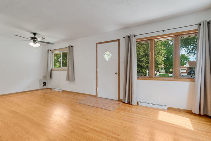 Property Photo: 2808 S 10th Avenue IL 60155