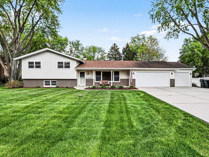 Property Photo: 10S287 Alma Lane IL 60564
