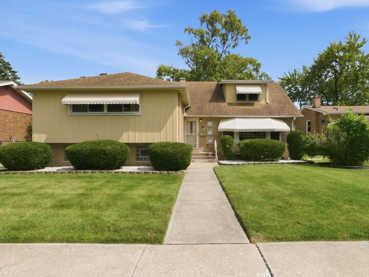 Property Photo:  15531 Woodlawn East Avenue  IL 60473 