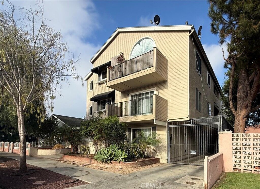 Property Photo: 1123 Junipero CA 90804