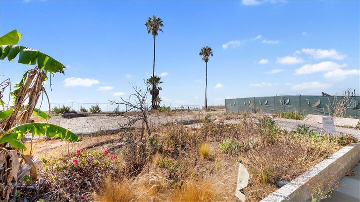 Property Photo: 18434 Clifftop CA 90265