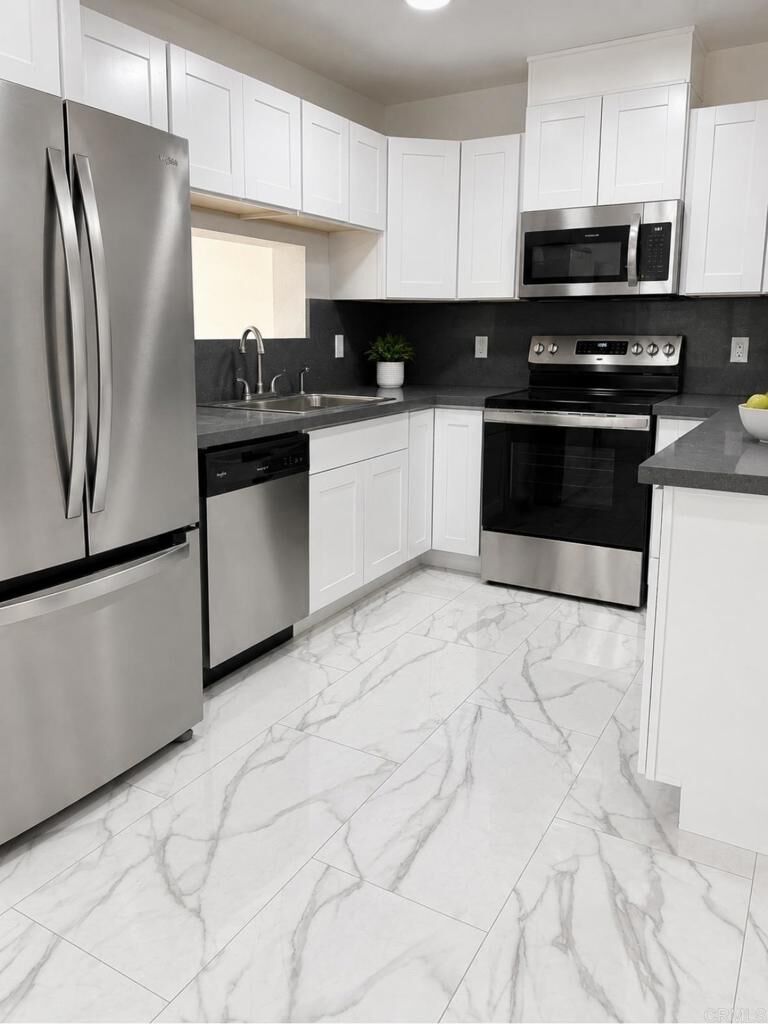 Property Photo:  2131 Rose Fern Lane  CA 92065 