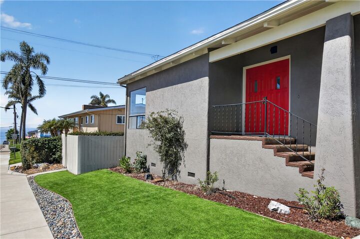 Property Photo:  901 Visalia Street  CA 93449 