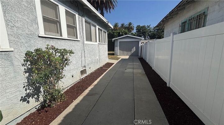 Property Photo:  323 W 82nd Street  CA 90003 