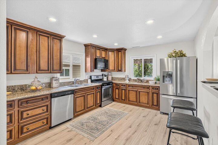 Property Photo: 5531 North Avenue CA 95608