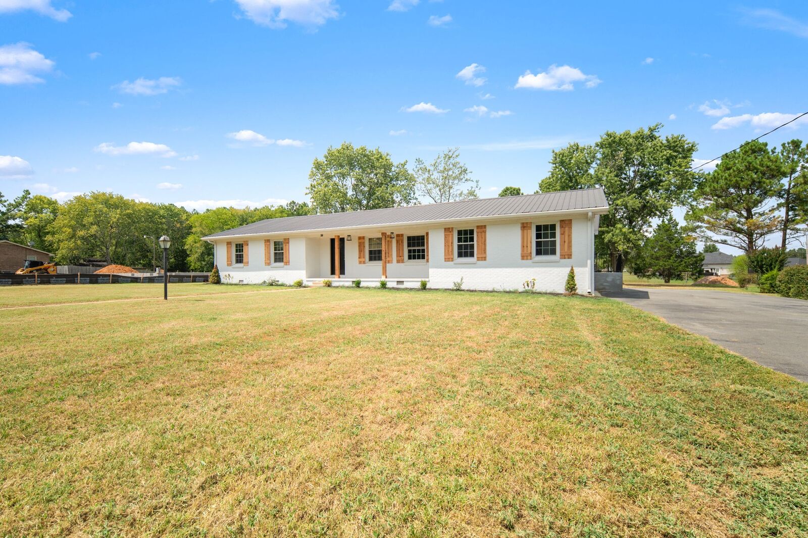 Property Photo: 813 Brookhaven Cir TN 37160