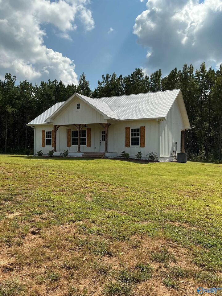 Property Photo: 335 County Road 143 AL 35973
