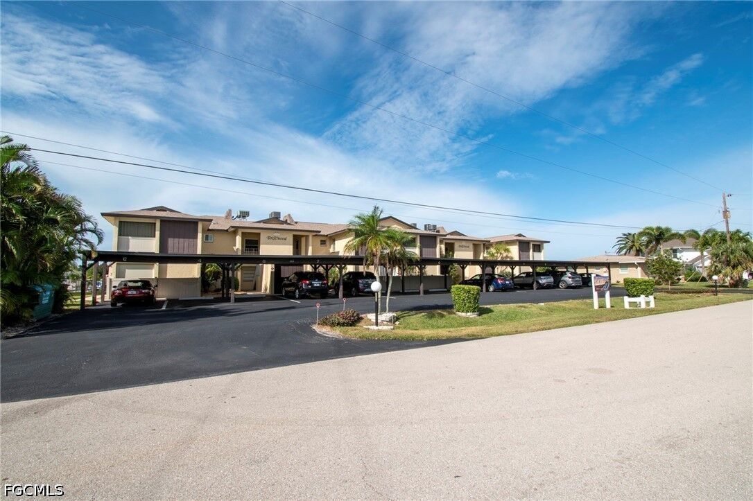 Property Photo:  3612 SE 12th Avenue 1  FL 33904 