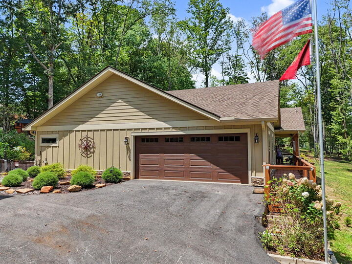 Property Photo:  188 Oxford Trail  GA 30512 