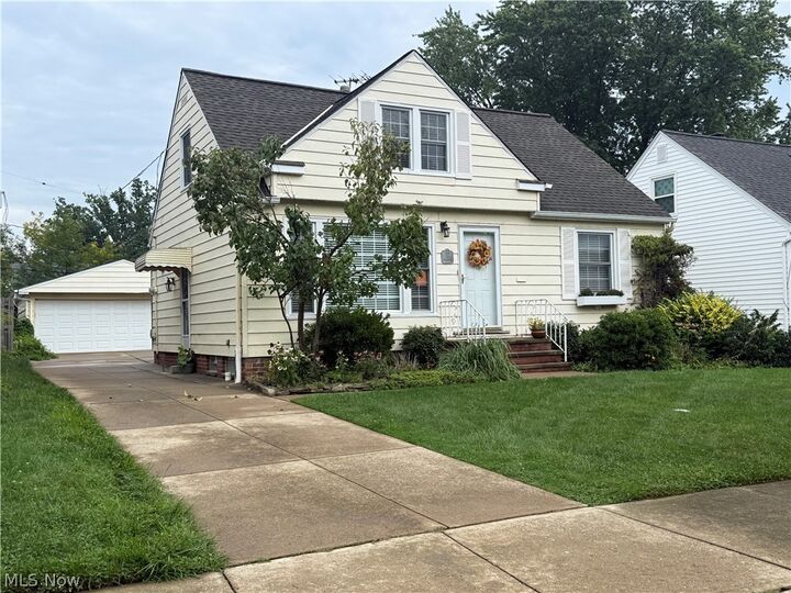Property Photo:  395 Beechwood Drive  OH 44095 