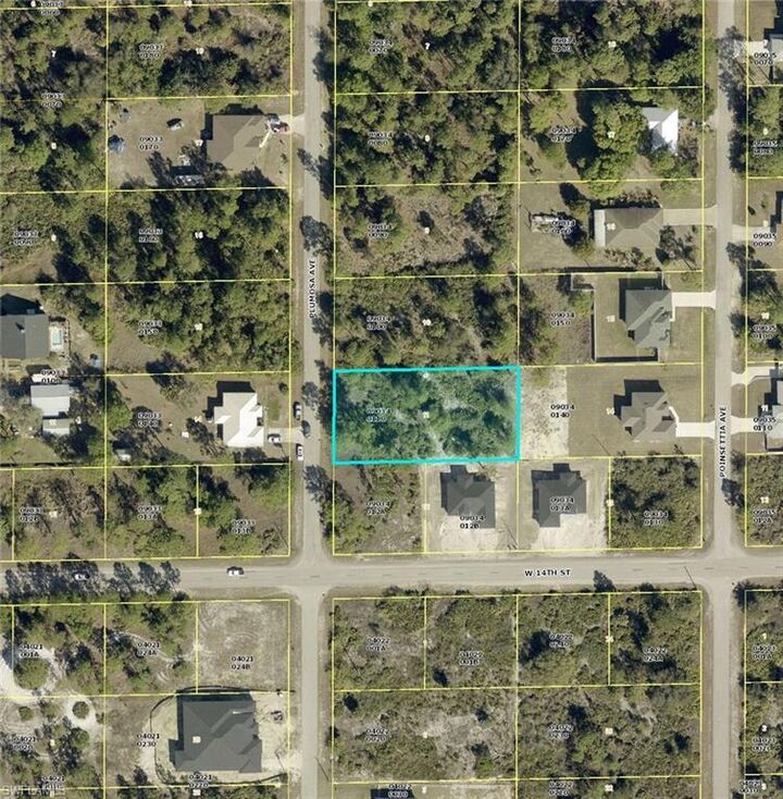 Property Photo: 1402 Plumosa Ave FL 33972