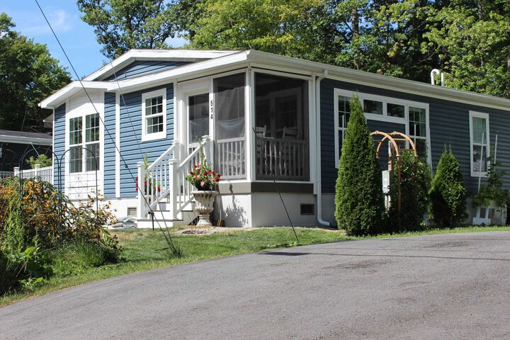 Property Photo: 514 Canterbury Drive NH 03820