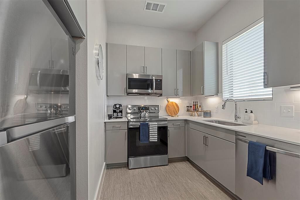 Property Photo: 3935 Bungalow TX 75071