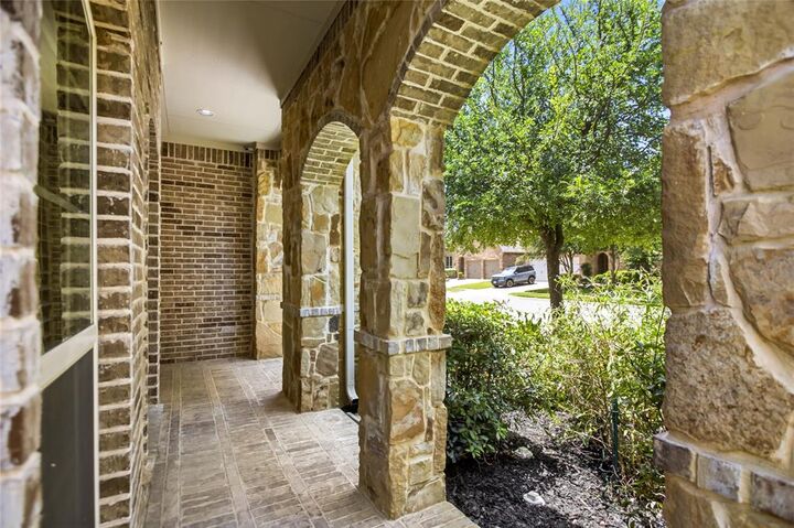 Property Photo: 1004 Edgefield Lane TX 75126