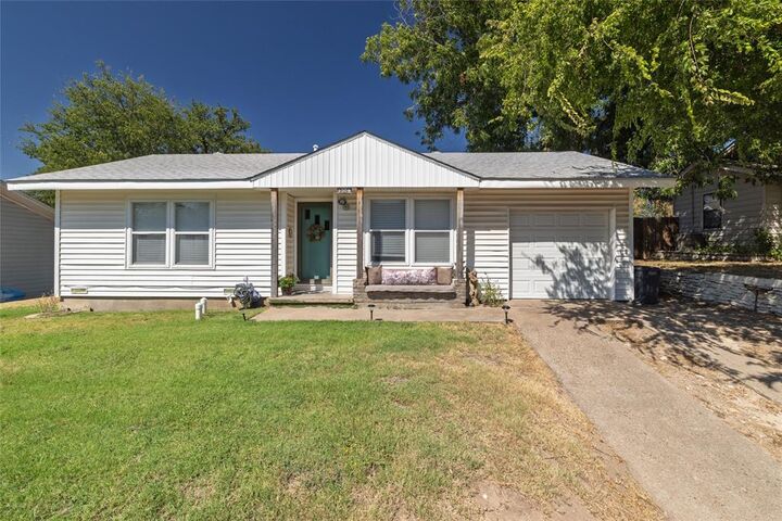 Property Photo: 1209 Grace Street TX 76086
