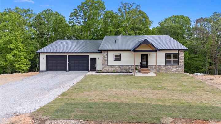 Property Photo: 834 Oriole Lane MO 64854