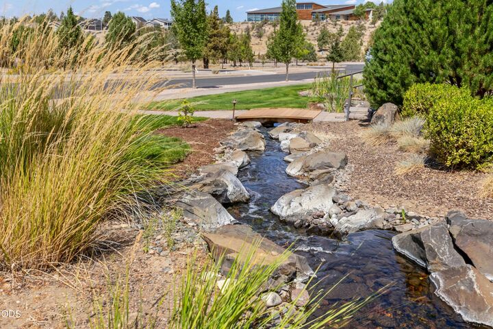 Property Photo: 373 SE Manzanita Drive OR 97741
