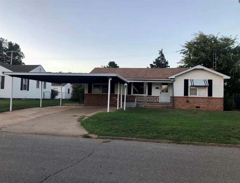 Property Photo:  1419 Pine Avenue  OK 73601 