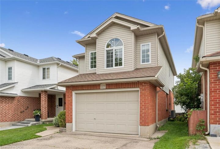 Property Photo:  223 Hollyridge Crescent  ON N2N 3N3 