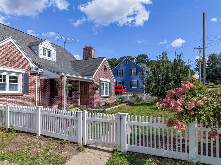 Property Photo: 115 Saint James Ave MA 01020