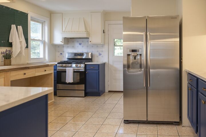 Property Photo:  581 South Street 2  MA 02131 